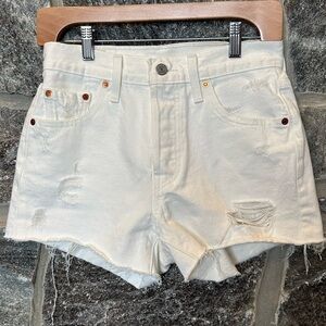 Levi's Women's Shorts White Distressed Denim waist 25
